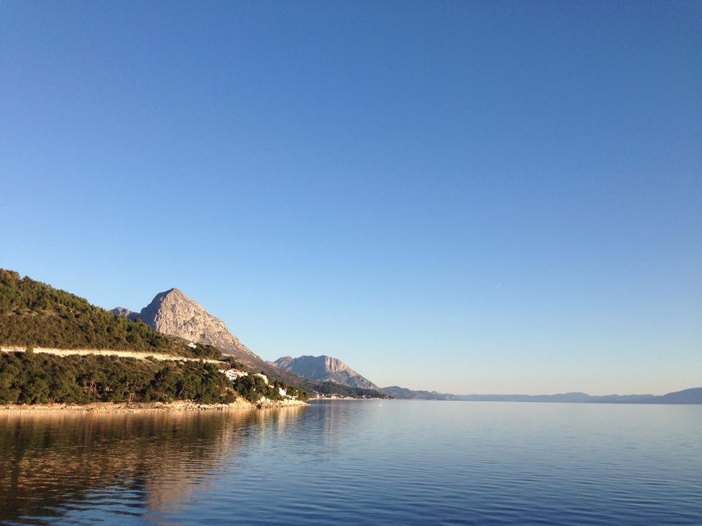 Villakamena Drvenik  Exteriör bild